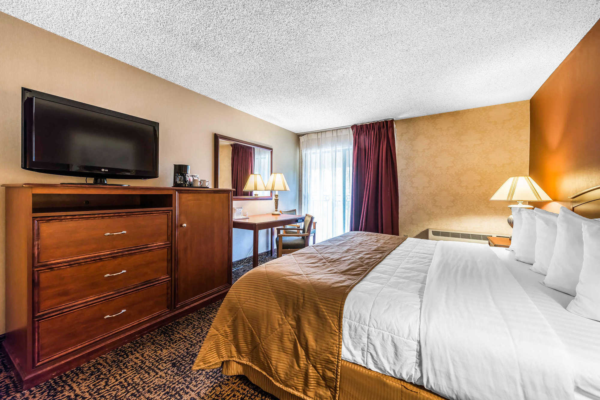 Clarion Hotel & Conference Center Colorado Springs Rom bilde