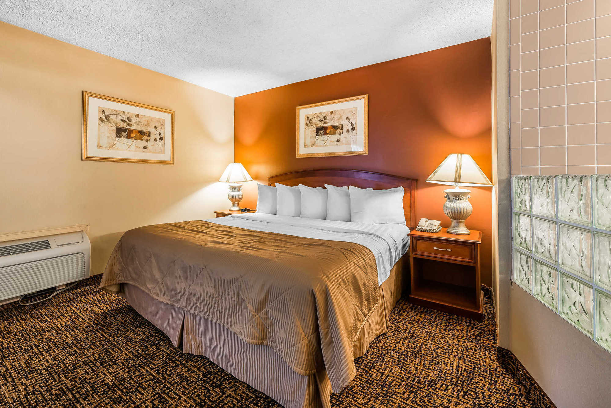 Clarion Hotel & Conference Center Colorado Springs Rom bilde